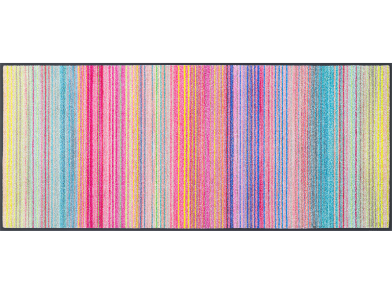 Fußmatte mit bunten Streifen