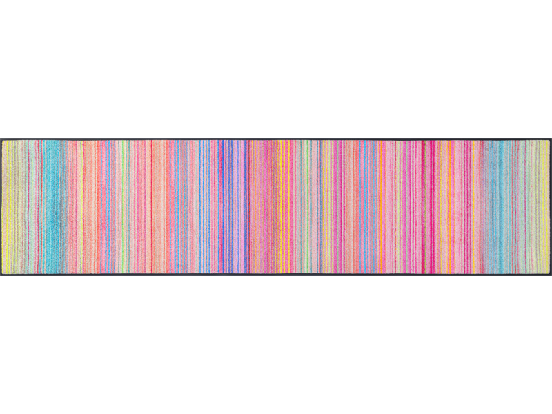 Fußmatte mit bunten Streifen