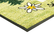 Eckansicht der Fußmatte mit Bergmotiv und Schriftzug "Bergsüchtig"