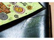 Rückenansicht der Fußmatte mit Camper und Spruch "wild. free."