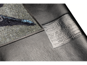 Rückenansicht der Fußmatte mit Frau und Stern