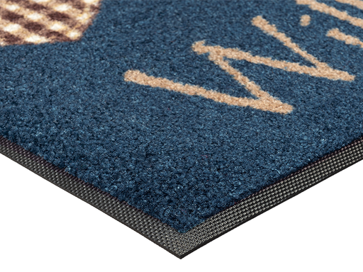 Eckansicht der Fußmatte mit Herzen und Schrift "Willkommen"