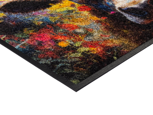 Eckansicht der Fußmatte mit Kuh in bunten Farben