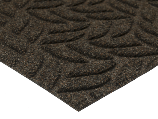Eckansicht der Fußmatte mit Blättermuster in dunkelbraun