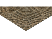 Eckansicht der taupefarbenen, wellenförmigen Fußmatte