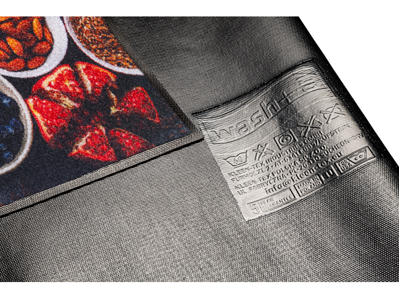 Rückenansicht des Küchenläufers mit Essensmotiven