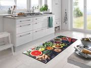 Läufer mit Essensmotiven in der Küche