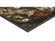 Eckansicht der Fußmatte mit idyllischem Waldmotiv