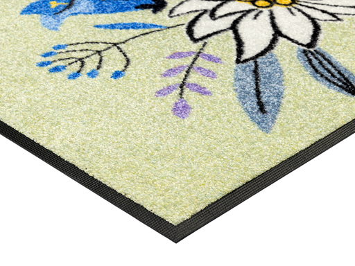 Eckansicht der Fußmatte mit Alpenblumen-Motiv