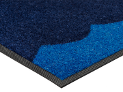 Eckansicht der Fußmatte mit Leuchtturm und Wellen