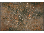 Braune Fußmatte mit Mandala in der Mitte