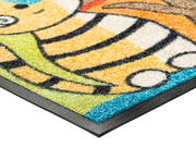 Eckansicht des bunten Katzenmotives auf der Fußmatte