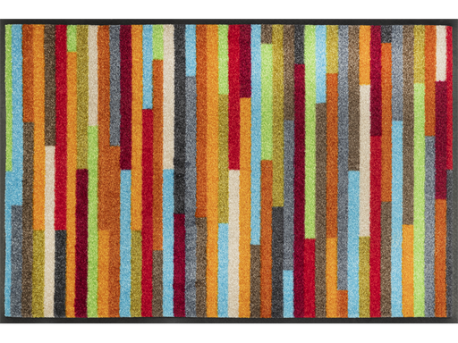 FuĂmatte mit bunten Streifen