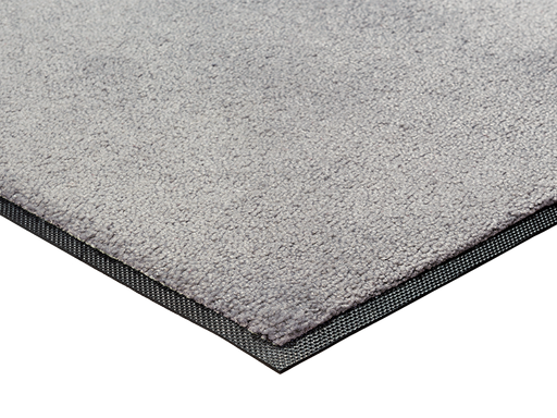 Eckansicht der hellgrauen Fußmatte