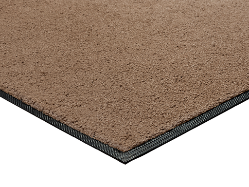 Eckansicht der taupefarbenen Fußmatte