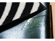 Rückenansicht der Fußmatte mit Herz in 3D Optik