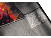 Rückenansicht der Fußmatte mit Pandabär und buten Farben