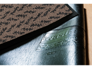 Rückenansicht der Fußmatte in braun dezent gemustert