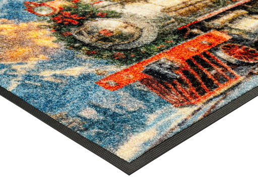 Eckansicht der Fußmatte mit Zug in winterlicher Waldlandschaft