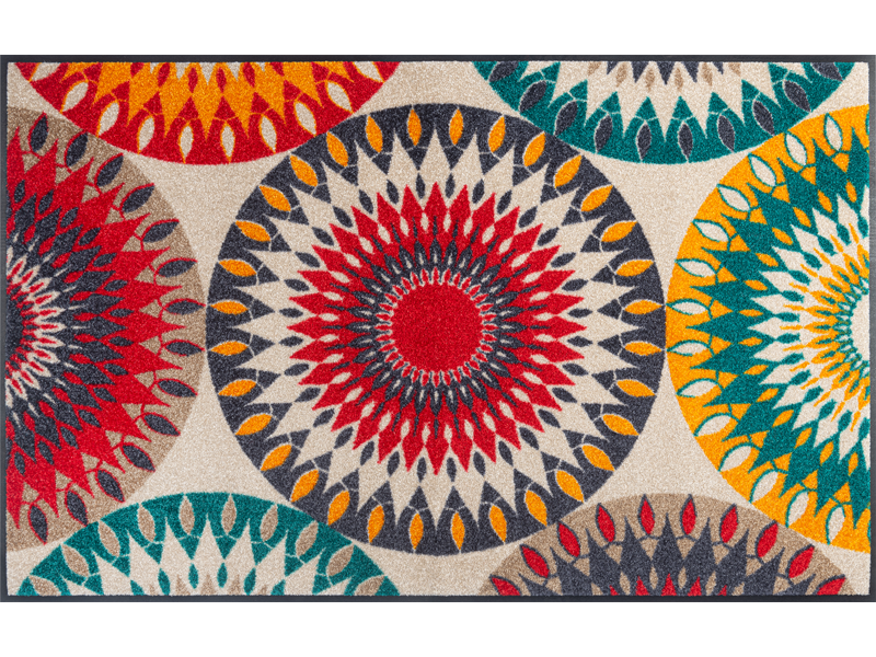 Fußmatte mit bunten Ornamenten
