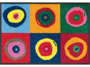 Fußmatte mit runden Kreisen in bunten Farben
