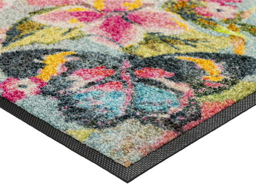 Eckansicht der Fußmatte mit Blumen, Schmetterling und Kolibri