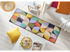 Fußmatte mit bunten Farben im Wohnzimmer