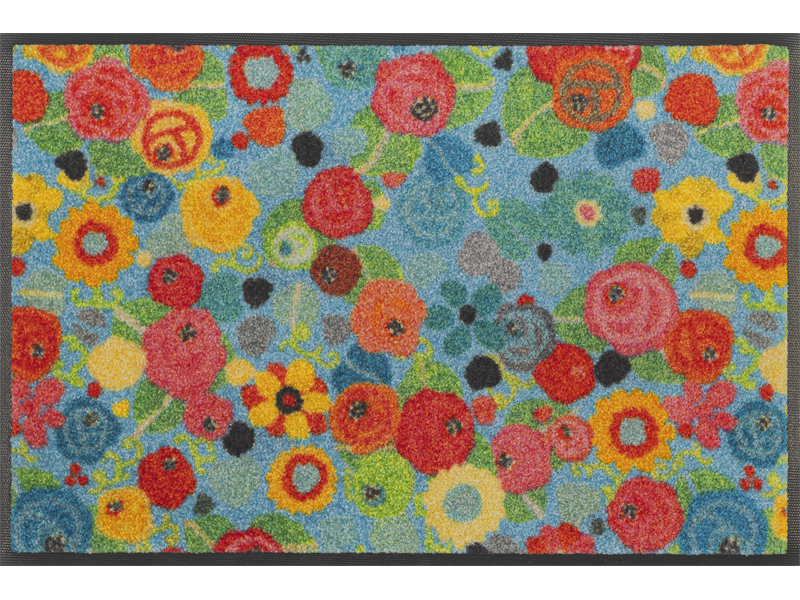 Fußmatte mit bunten Blumen und Rosenblättern