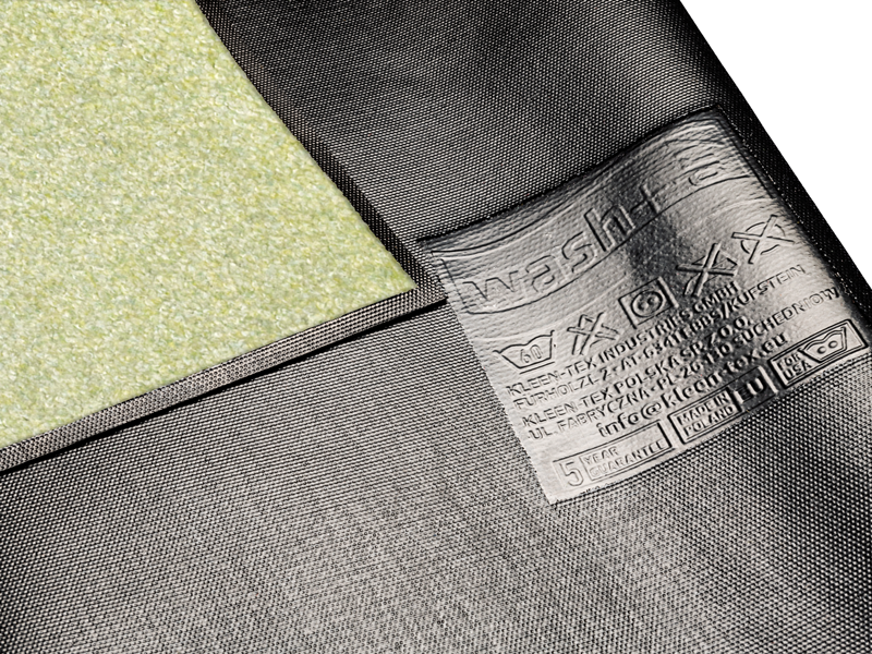 Rückenansicht der Fußmatte mit Alpenblumen-Motiv