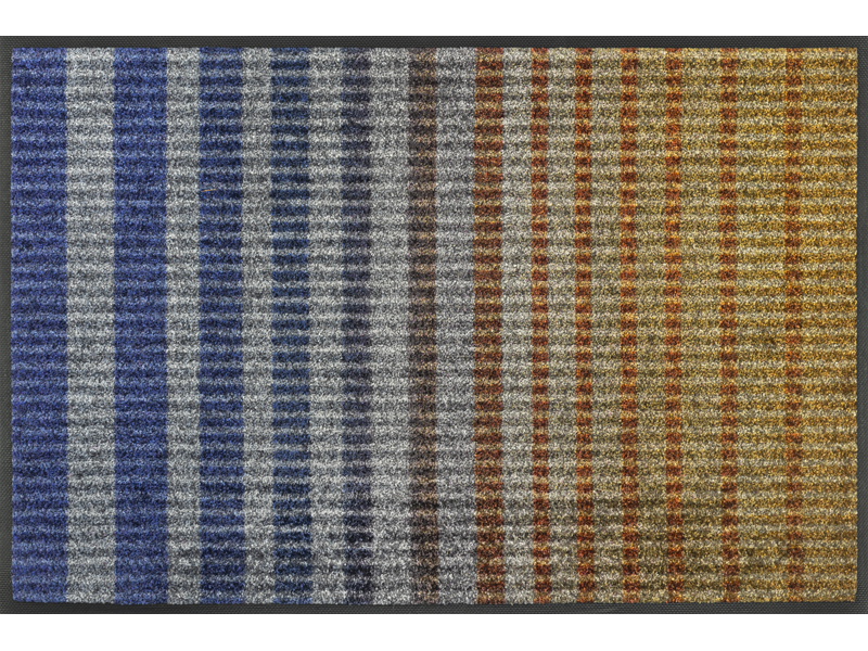 Fußmatte mit blau, orangen Streifen
