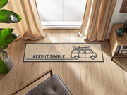 beige Fußmatte mit Van und Surfboard vor dem Fenster