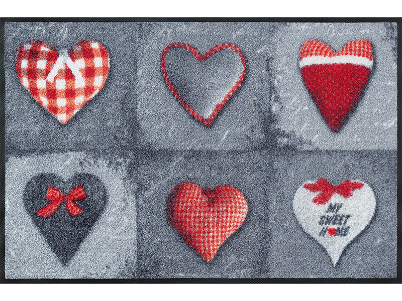 Fußmatte mit Herzmotiven in grau und rot