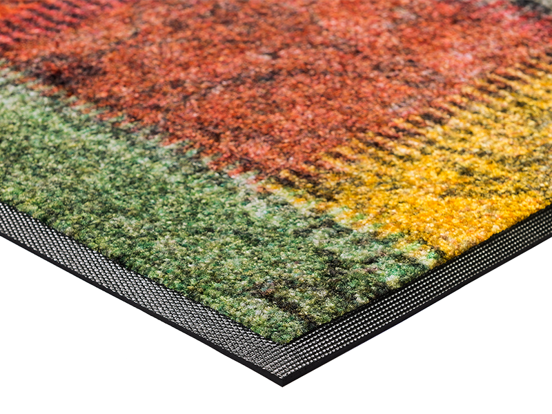Eckansicht der Fußmatte mit bunten Farbflächen